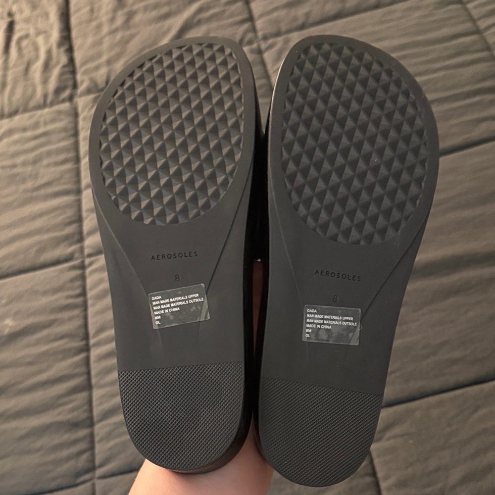 AEROSOLES Black Gathered Strap Slide Sandals - Picture 4 of 4